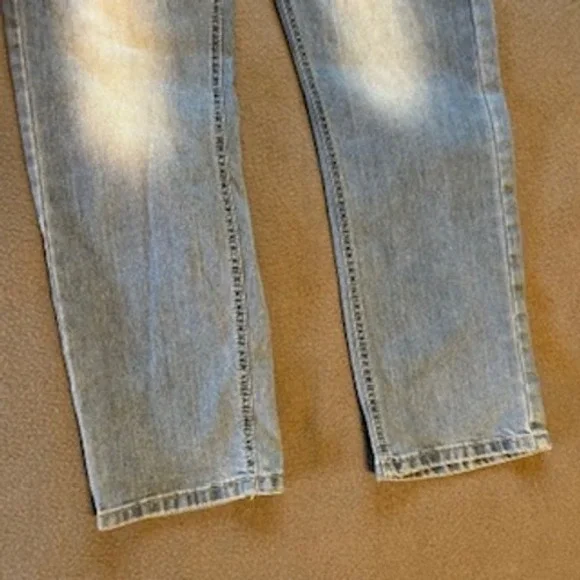 True Luck Mens Jeans Light Wash Straight Leg Distressed Faded Denim Size 30/30 - Picture 6 of 11
